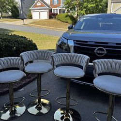 CREAM & GOLD bar stools 🪑 Sillas De Barras Crema & Dorado 🪑