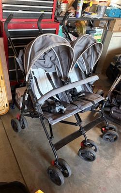 Dream On Me Twin Stroller