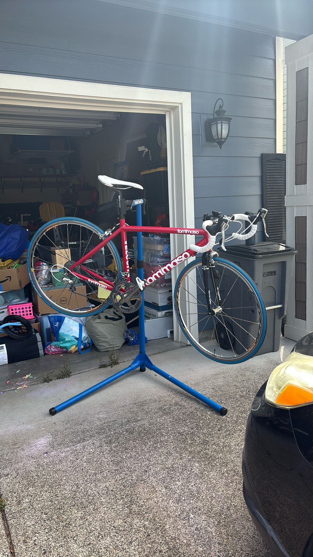 Tommaso Velocita Road Bike