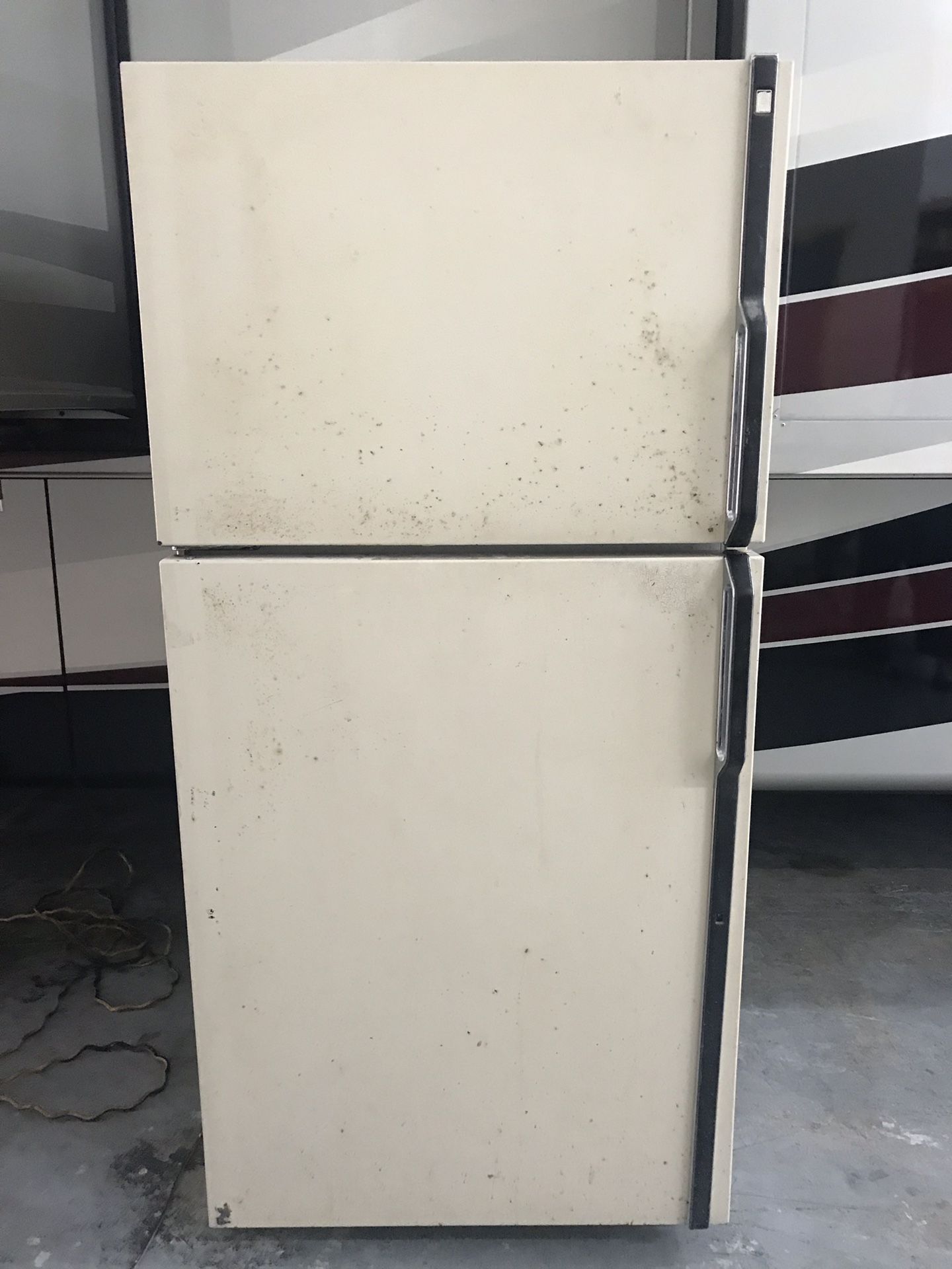 Refrigerator in excellent working conditions