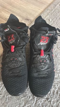 12.5 Nike LeBron 17 Basketball Shoes