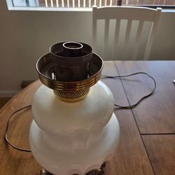 Vintage touch on lamp w/o shade