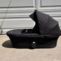 Cybex Gazelle Bassinet in Moon Black in excellent like new condition