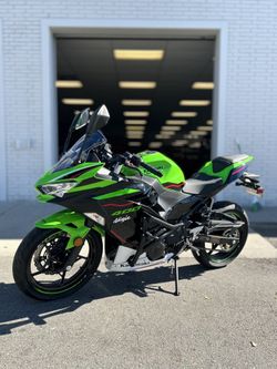 2022 Kawasaki Ninja 400 KRT (ABS)
