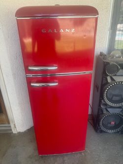 Galanz Retro Red Top-Freezer Refrigerator