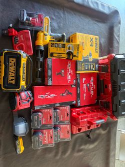 Milwaukee dewalt tool lot
