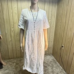 2024 New solid-color artistic retro cotton and linen dress, Thai vacation beach dress, white robe long dress
