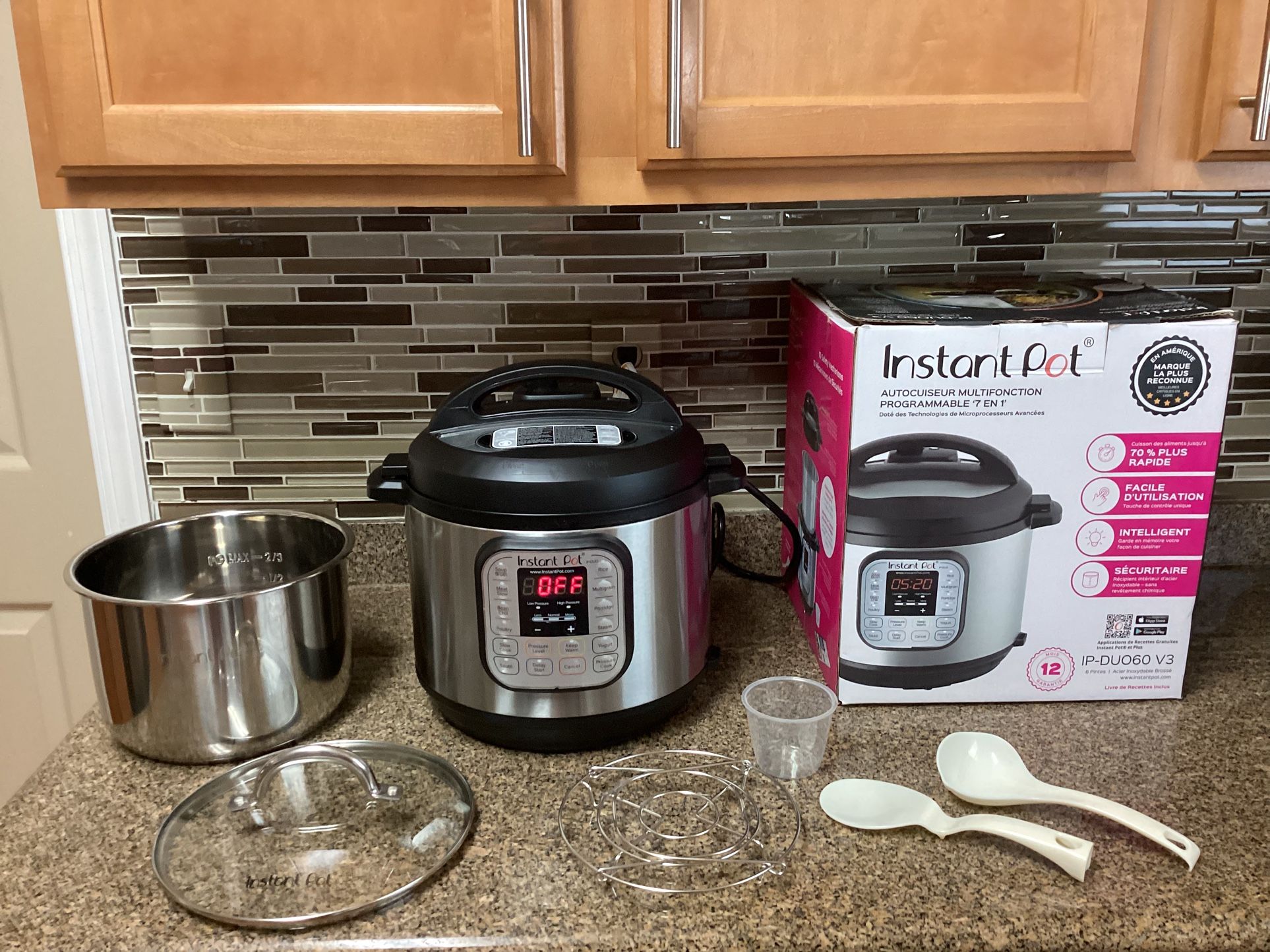 Pressure Cooker-Instant Pot. (S)