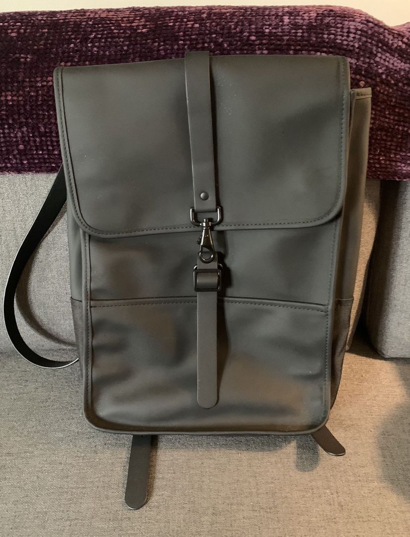 NEW 15” Laptop Backpack (Faux Leather)
