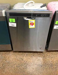 Brand New Whirlpool Dishwasher (Model:WDF520PADM) YU5