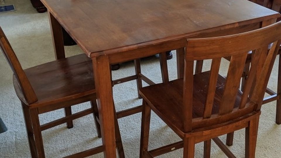 Dinning Table Breakfast Table $50