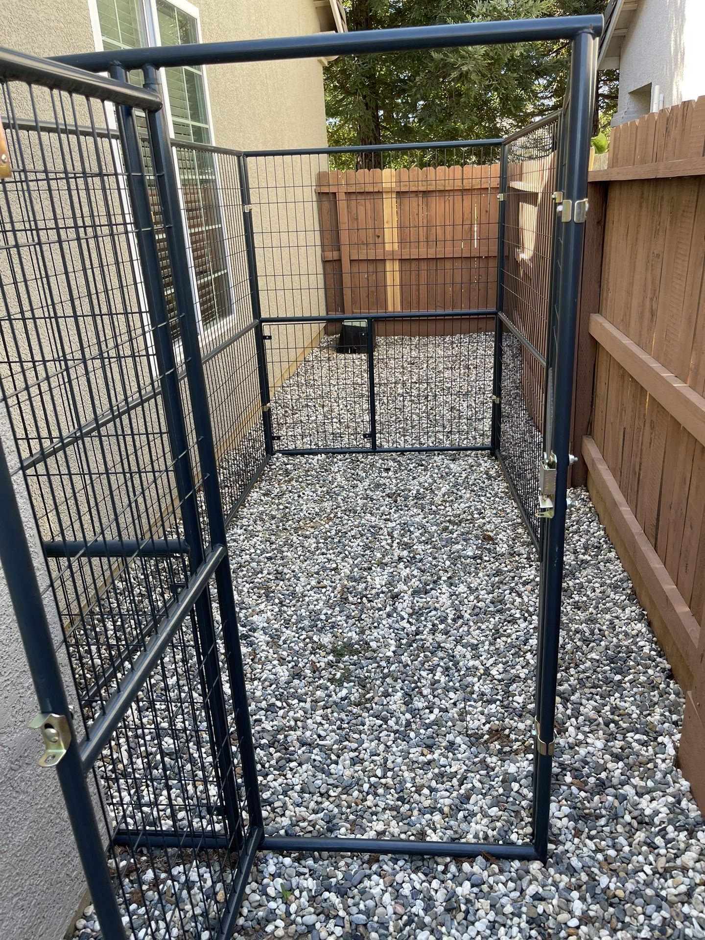 Retriever Outdoor Dog Kennel - 6 ft. x 5 ft. x 10 ft