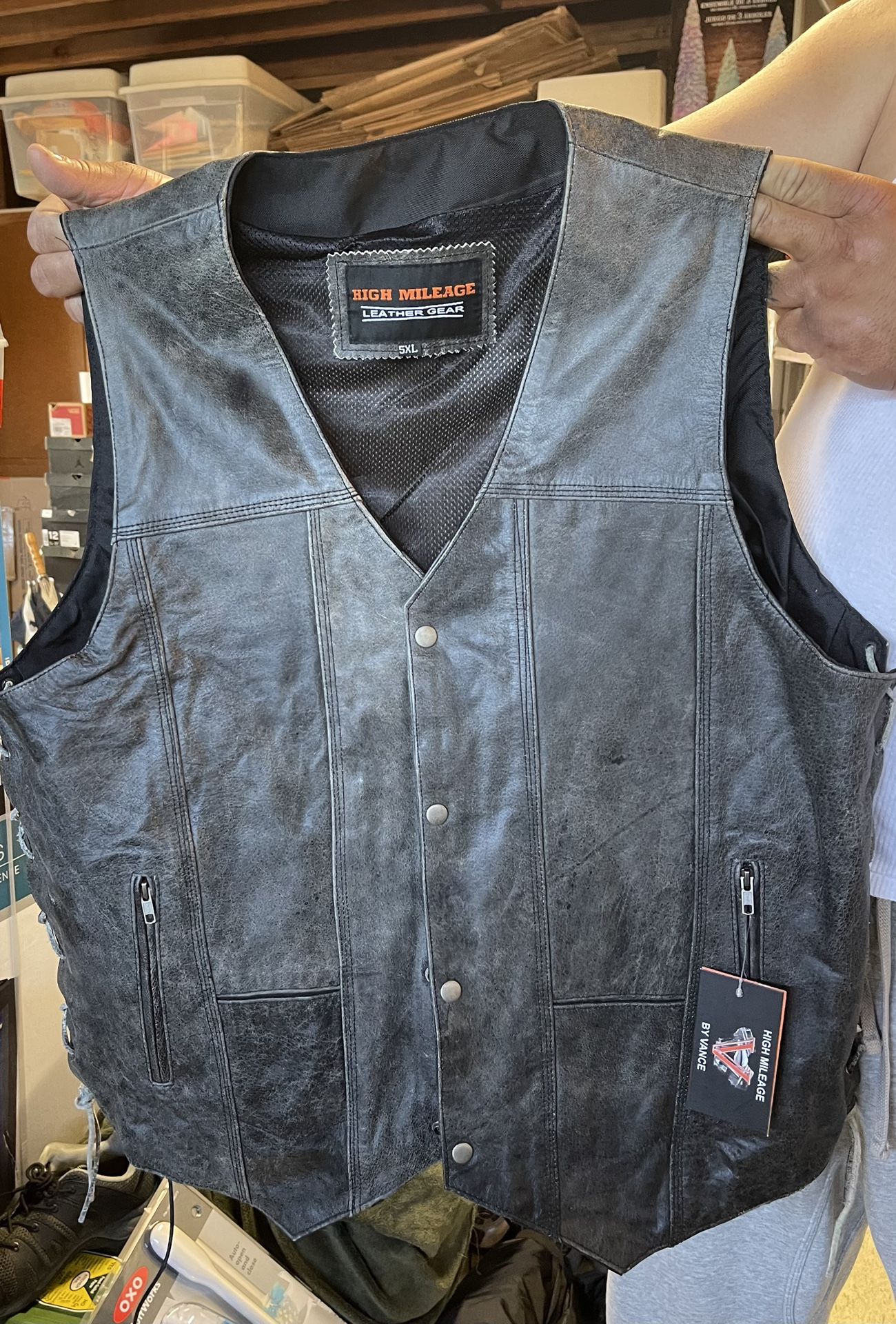 New With Tags Men’s Leather Motorcycle Vest