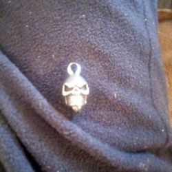 Skull Pendant (or earring)