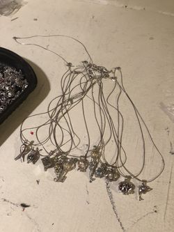 Pendant necklaces with pearl inside