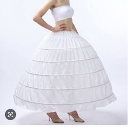 Used Crinoline Skirt / Crenolina Disponible