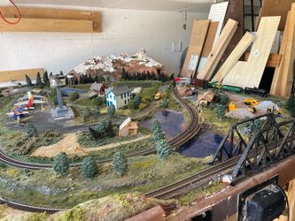 HO scale train layout with HO engines