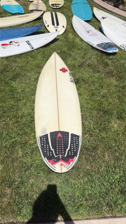 5’10 surfboard short board