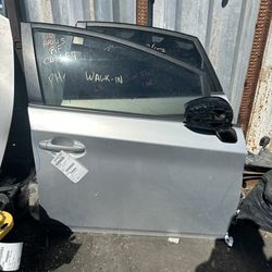 2010 - 2015 Toyota Prius Front Passenger Door