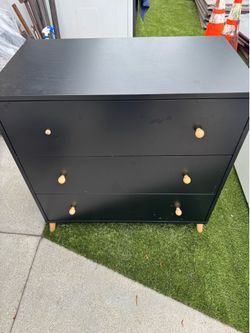 Small 3 drawer dresser
