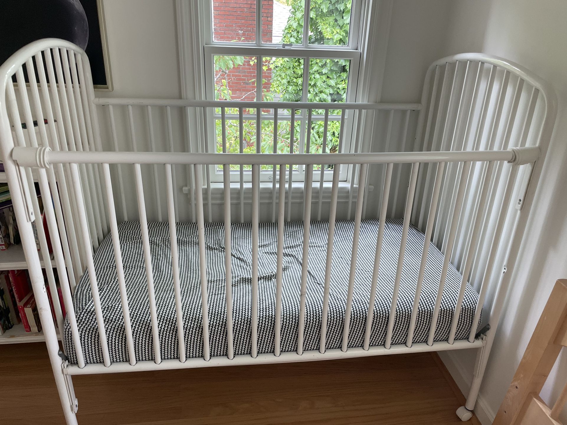 Medal White Crib And Mattress