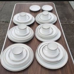 35 Pieces Made In England Bone China Set
