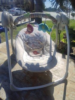 Ingenuity Soothe 'N Delight 6-Speed Portable Baby Swing with Music - Cozy Kingdom, Ages 0-9 Months, Unisex
