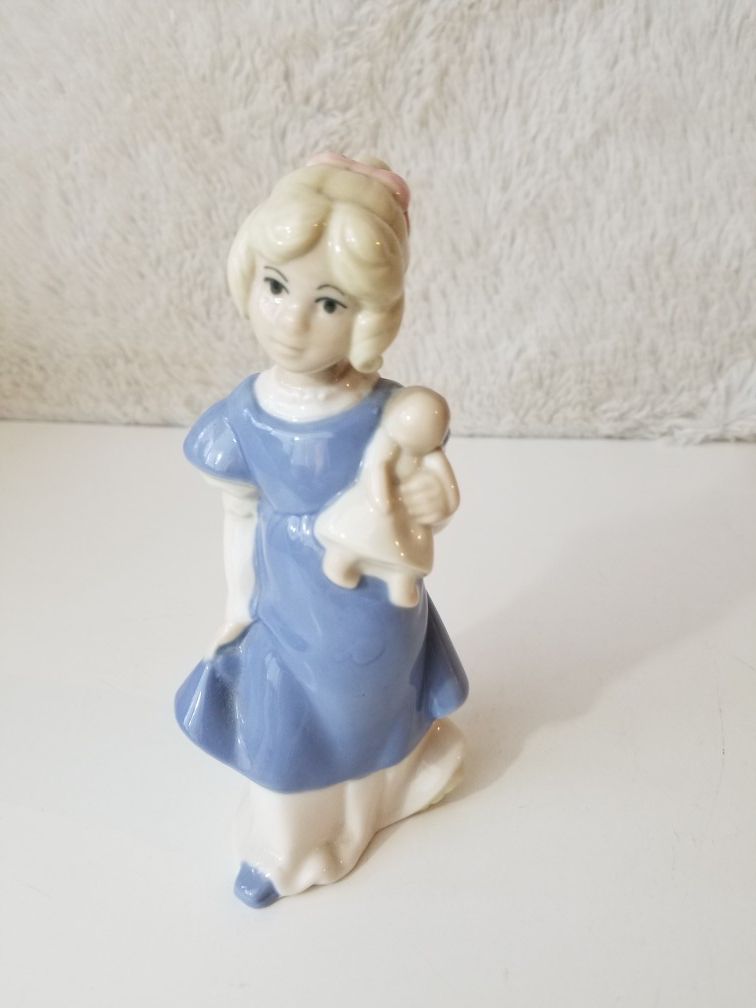 Hummelwerk Rex Valencia Spain Porcelain Figurine~GIRL WITH DOLL OR BABY