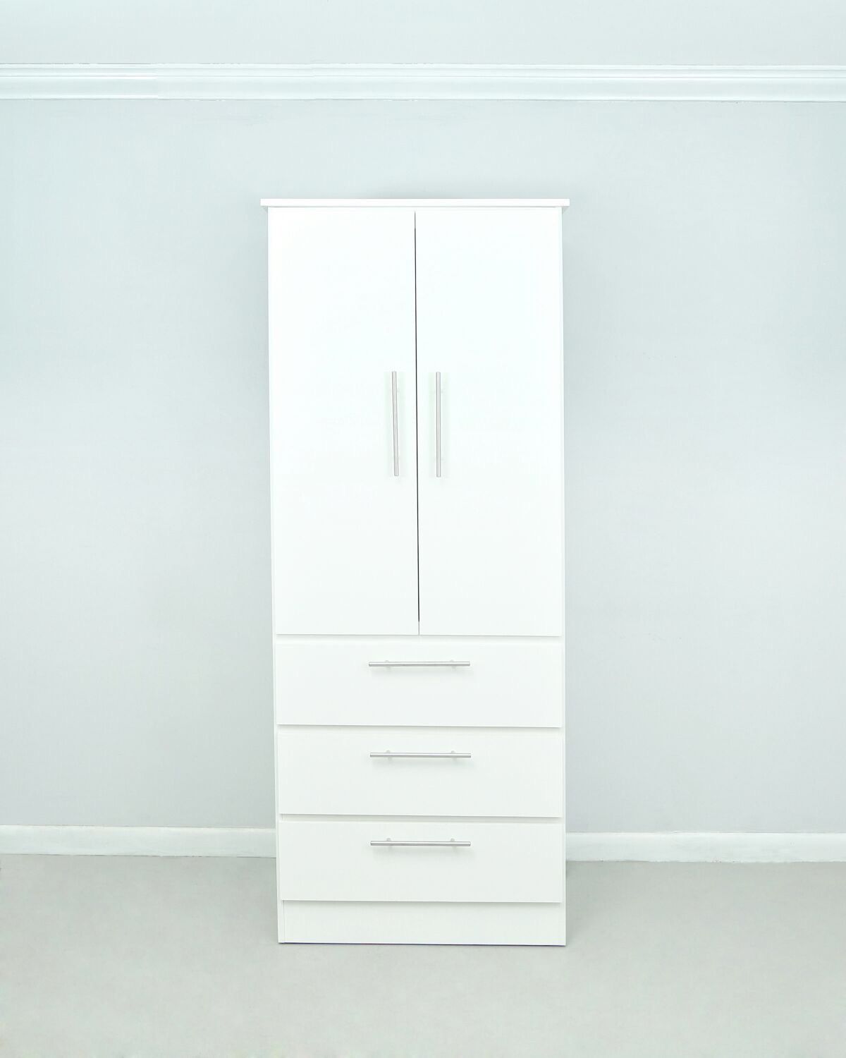 Wardrobe . Ample Storage And Elegant Design Armario . Amplio Almacenamiento Y Diseño Elegante