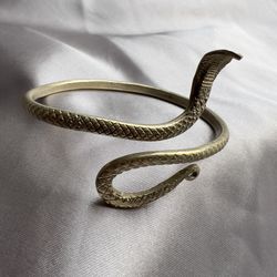 Vintage Womens Egyptian Revival Metal Cobra Snake Armlet ArmCuff Bangle Bracelet