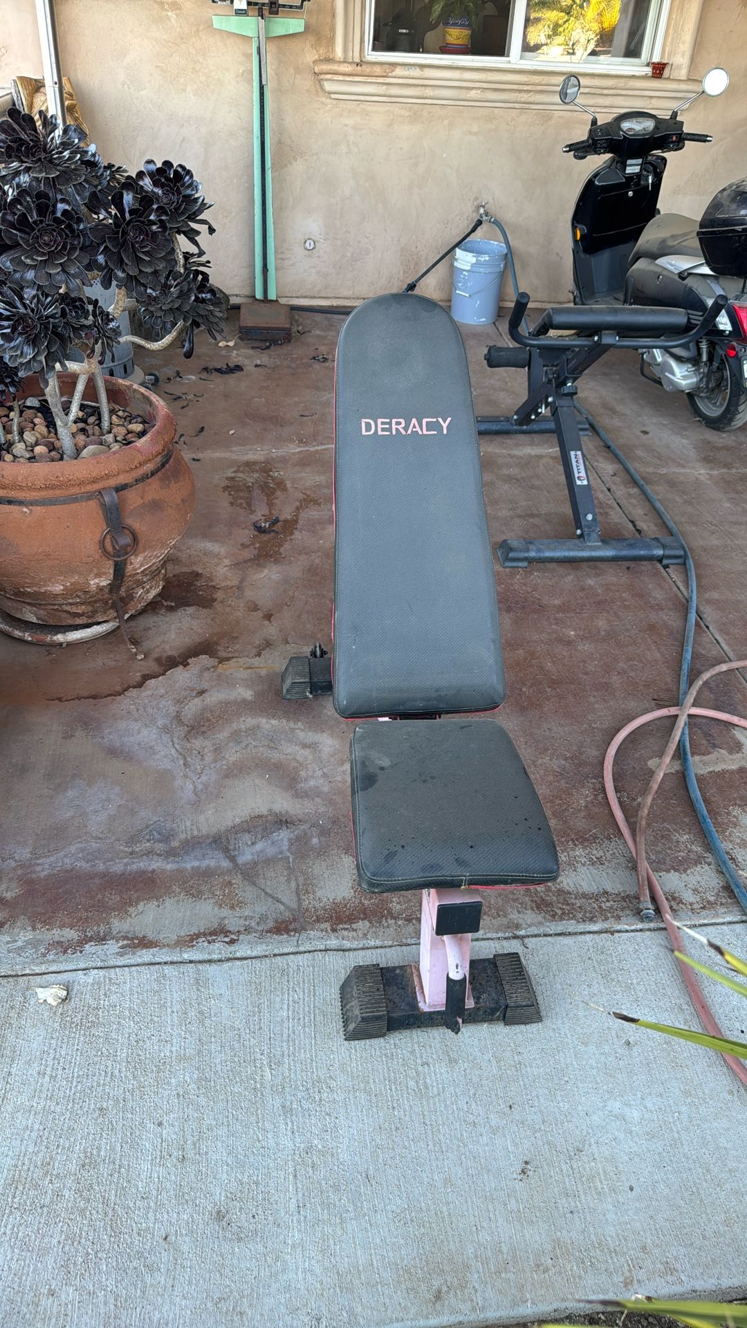 Deracy Weight Bench