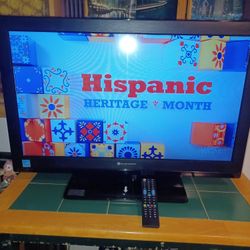 32-INCH Digital Flat-screen TV/Monitor with Remote 