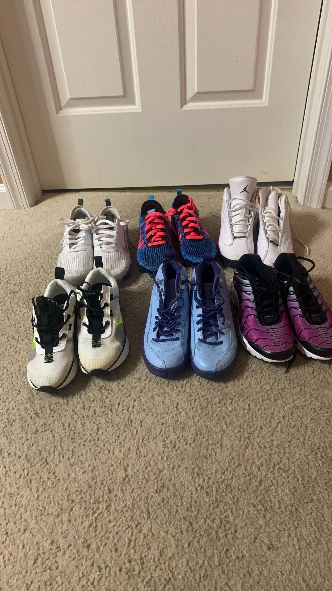 6 pairs of shoes, Jordan and Nike For 250&