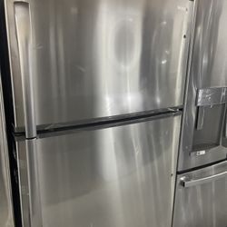 kenmore refrigerator  new 33 inches 