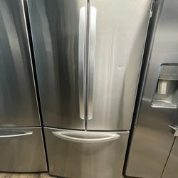 LG Refrigerator (33 Inches)
