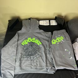 Sp5der Hoodie & Joggers