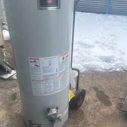 Gas Water Heater 50 Gallon In Good Conditions 