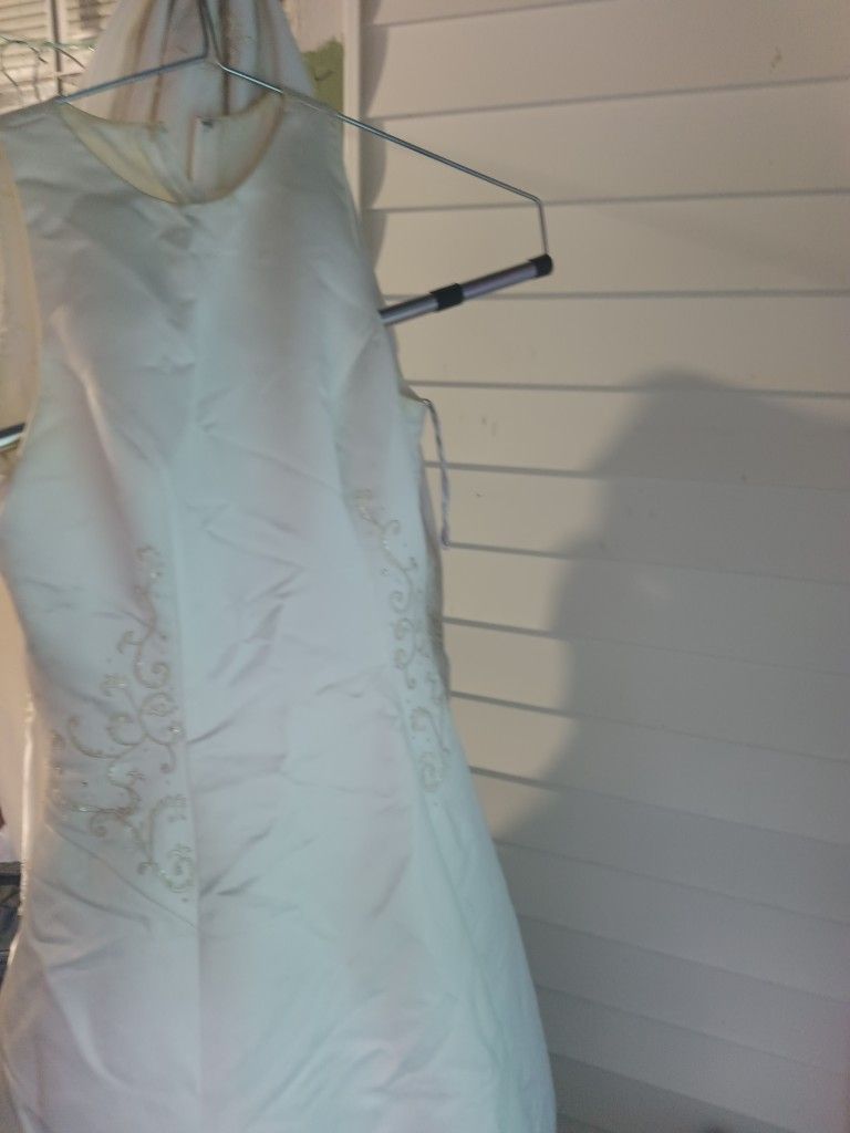 Amazing Deal On Wedding Gown 