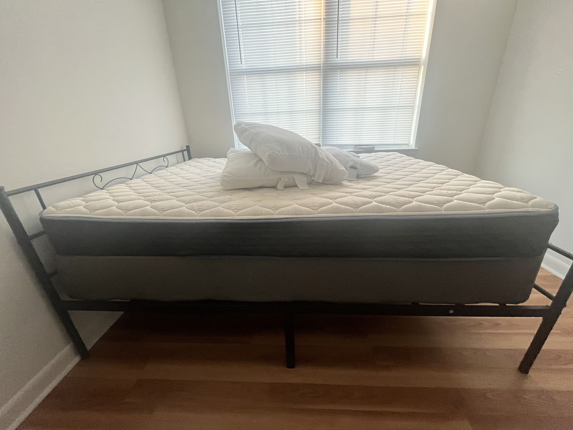 Queen Size Frame/metal