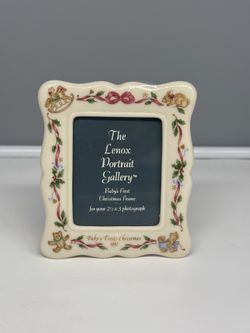 Lenox Portrait Gallery Baby's First Christmas 1991 frame holds a 2.5 x 3” photo