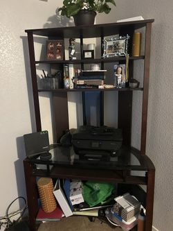 Corner desk