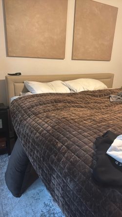 King bed frame W/ FREE KING BED