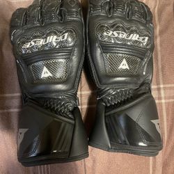 Motorcycle gloves