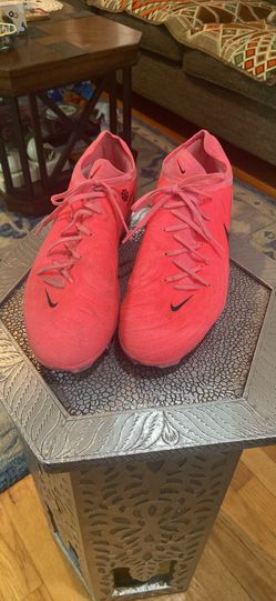 Nike Phantom Soccer Cleats – Size 10