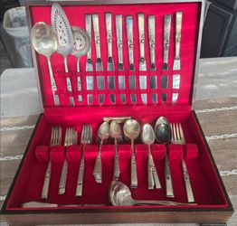 Vintage Community Silverplate Flatware Set with Chest