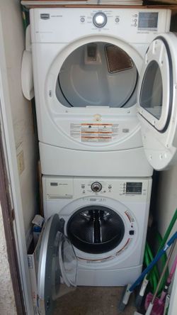 Maytag 2000 Series Washer and Dryer Set