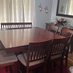 Counter High Table And  Chairs 