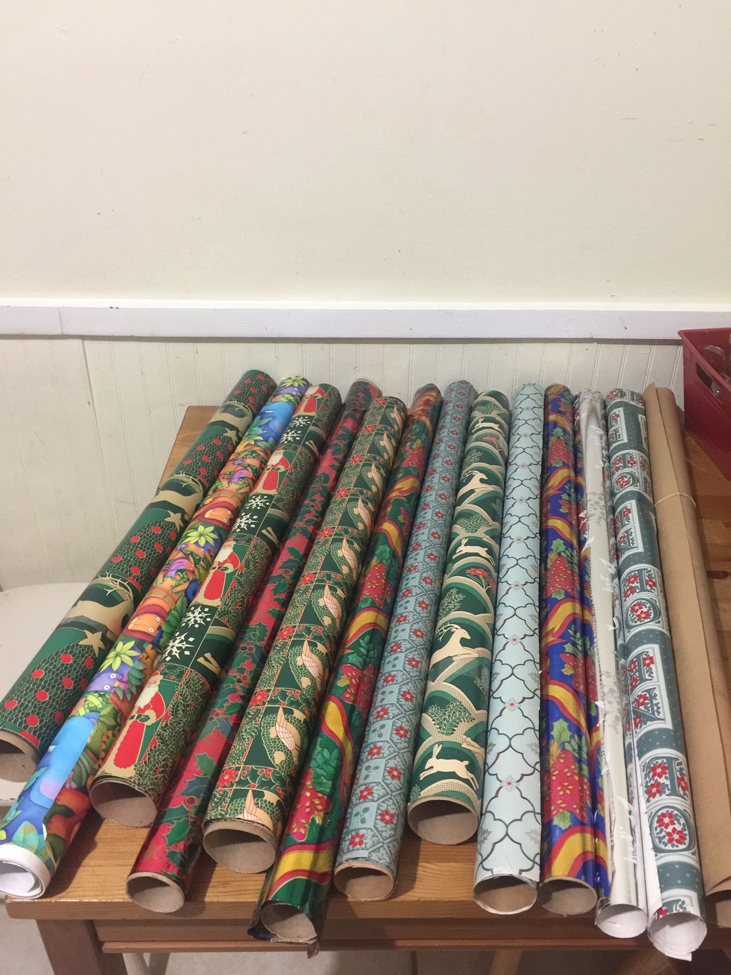 Gift wrapping paper