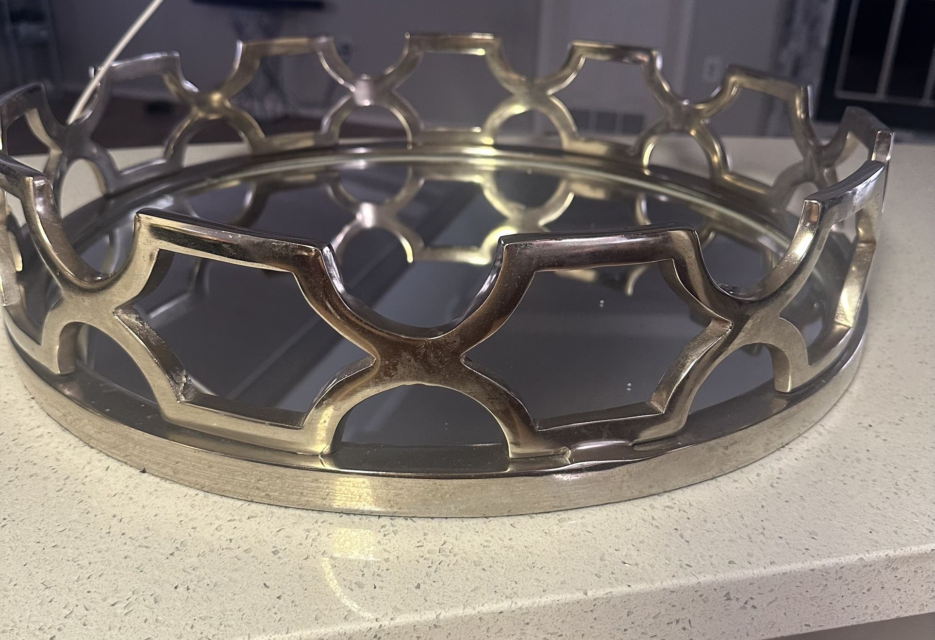 21” Round Mirrored Decorative Tray