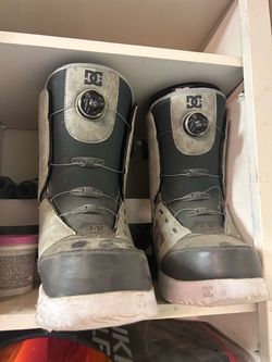 DC snow boots sz 12